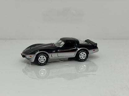 Greenlight Hitch & Tow 1986 GMC Sierra Pickup & Corvette Pace Car 1:64 Diecast