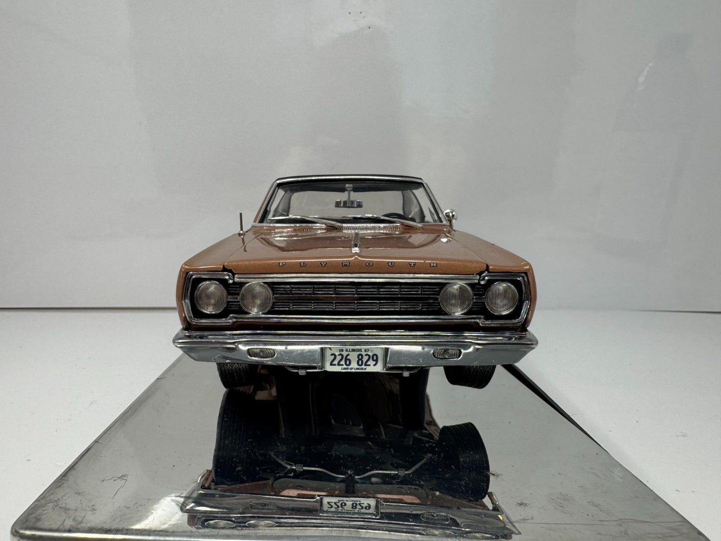 Highway 61 Collectibles 1967 Plymouth Belvedere II 1:18 Diecast
