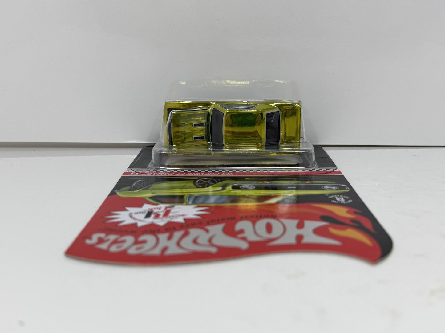 Hot Wheels RLC Red Line Club 1969 Chevrolet Camaro SS 1:64 Diecast 26032/30000