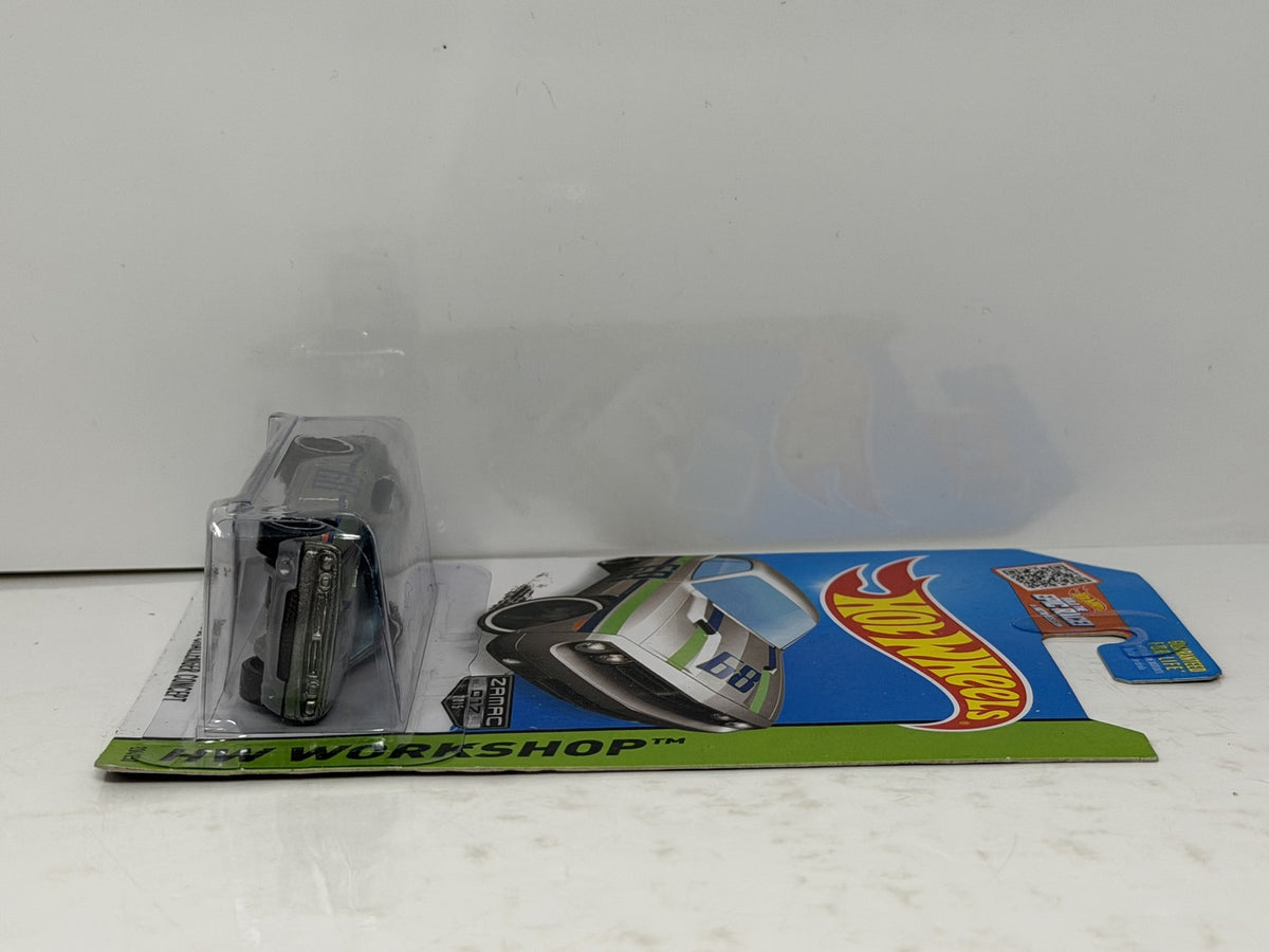 Hot Wheels ZAMAC HW Workshop Dodge Challenger Concept 1:64 Diecast