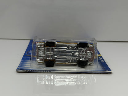 Hot Wheels Olds 442 1:64 Diecast White