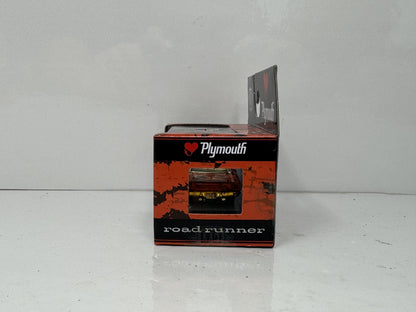 M2 Machines Plymouth 1969 Plymouth Road Runner CHASE 1:64 Diecast