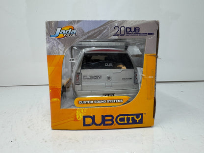Jada Dub City 2002 Cadillac Escalade 1:24 Diecast KMC Wheels 20 Inch SS Rims