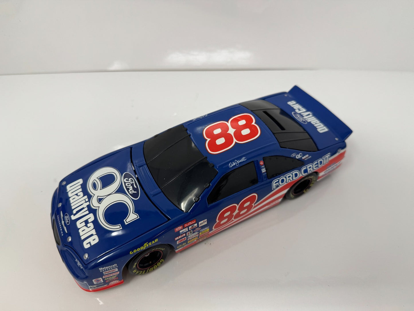 Action NASCAR Dale Jarrett #88 Quality Care 1997 Thunderbird BANK 1:24 Diecast