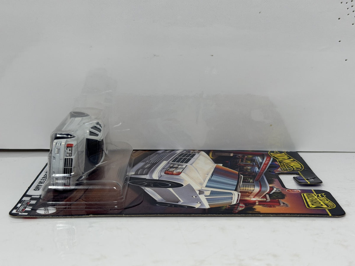 Hot Wheels Premium Boulevard #113 Mercedes-Benz E 36 AMG 1:64 Diecast