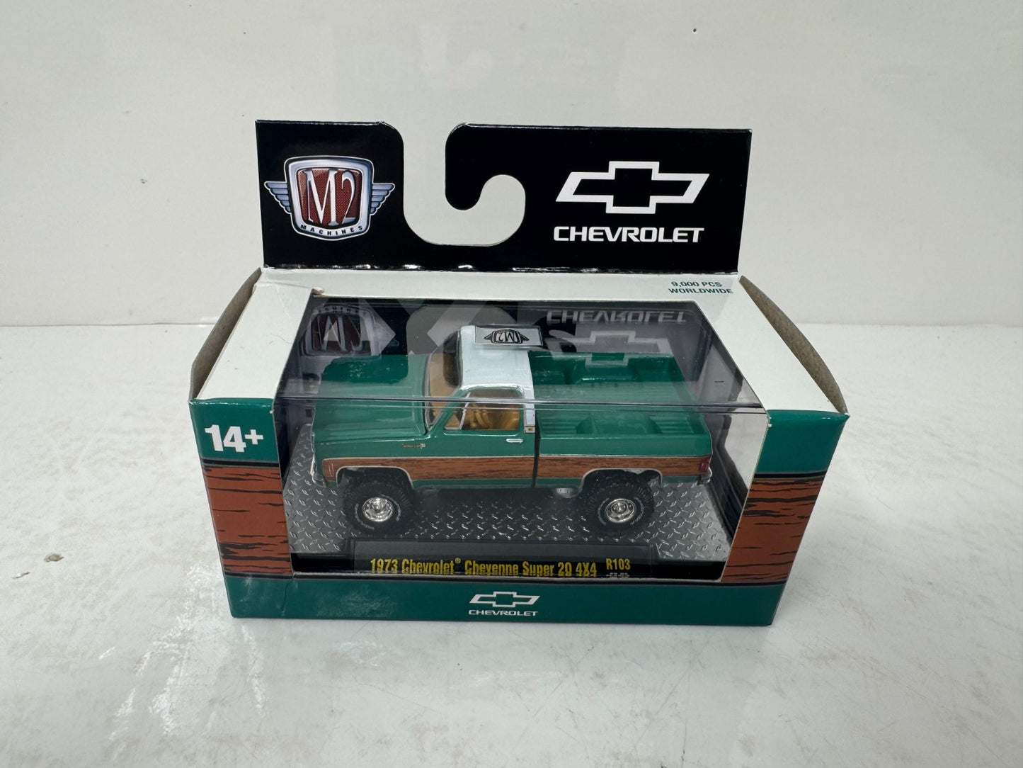 M2 Machines 1973 Chevrolet Cheyenne Super 30 1:64 Diecast