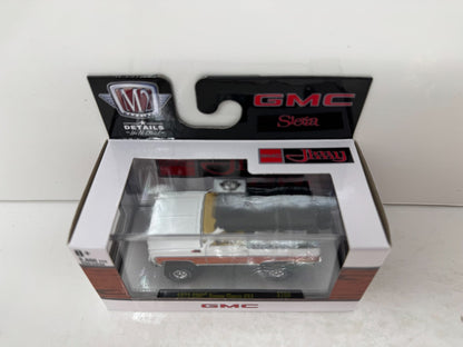 M2 Machines 1973 GMC Jimmy Sierra 4x4 1:64 Diecast