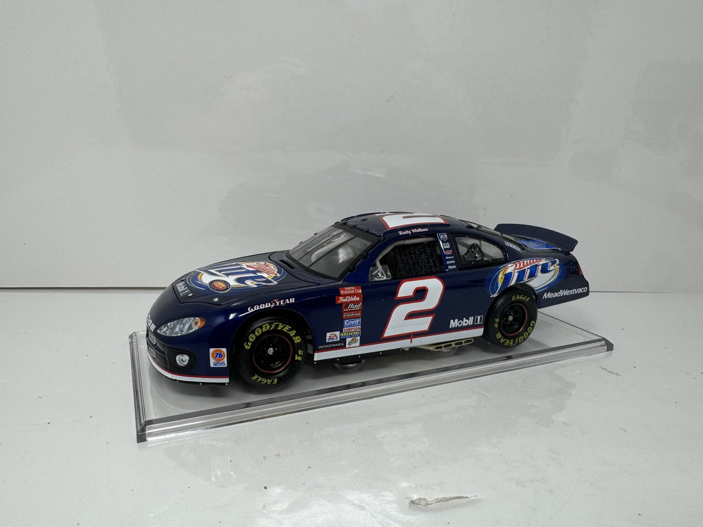 Action Nascar Rusty Wallace #2 Miller Lite 2003 Dodge Intrepid 1:24 Diecast