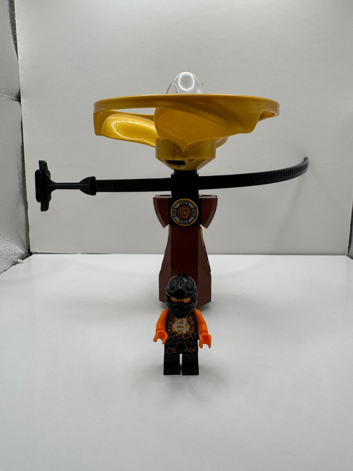 LEGO Ninjago Airjitzu Flyer Cole Minifigure 70741