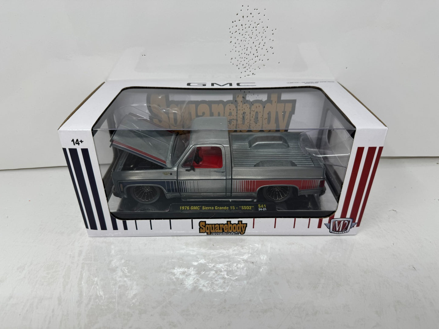 M2 Machines 1976 GMC Sierra Grande 15 SS02 Squarebody Syndicate RAW 1:24 Diecast