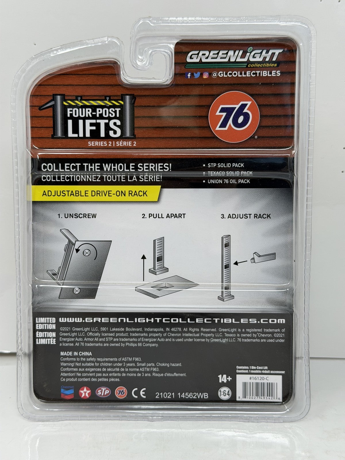 Greenlight Four-Post Lifts Union 76 Gas Station Lift 1:64 Diecast Accessory