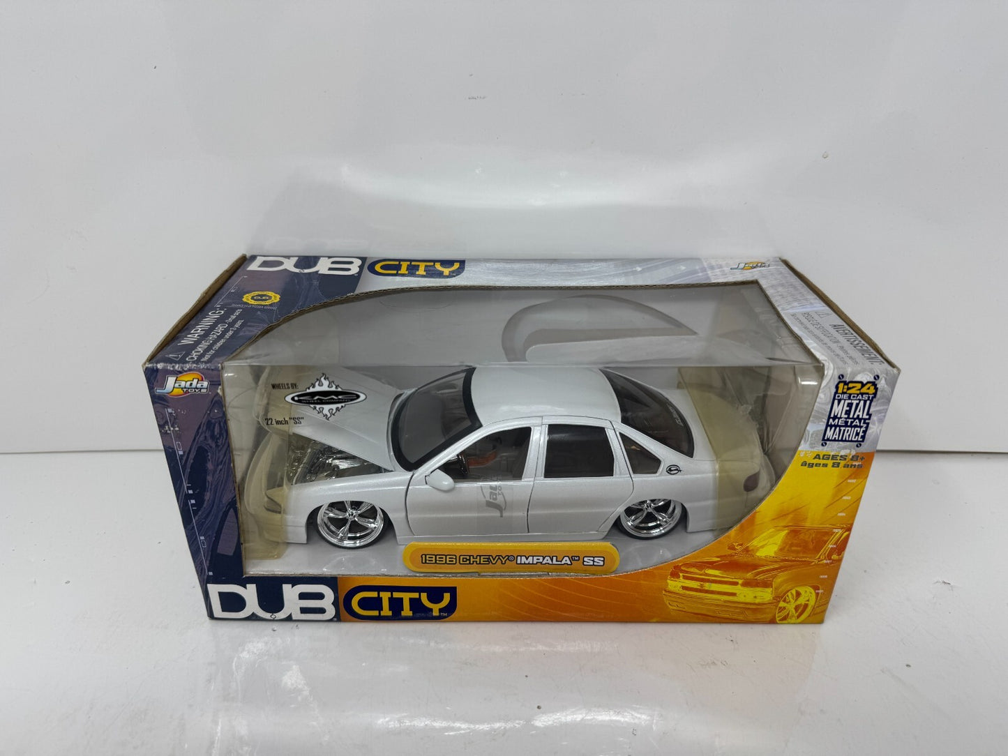 Jada Dub City 1996 Chevy Impala 1:24 Diecast KMC Wheels 22 Inch SS Rims