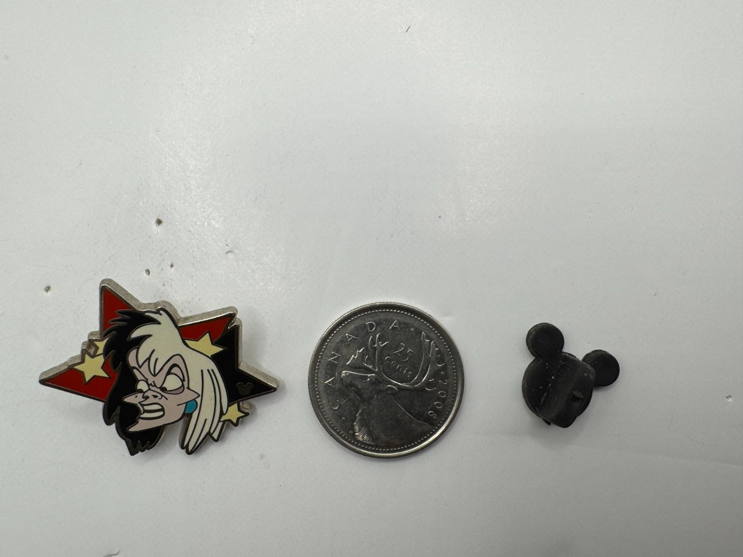WDW Disney Cruella de Vil Character Stars Hidden Mickey Trading Pin DC1S15