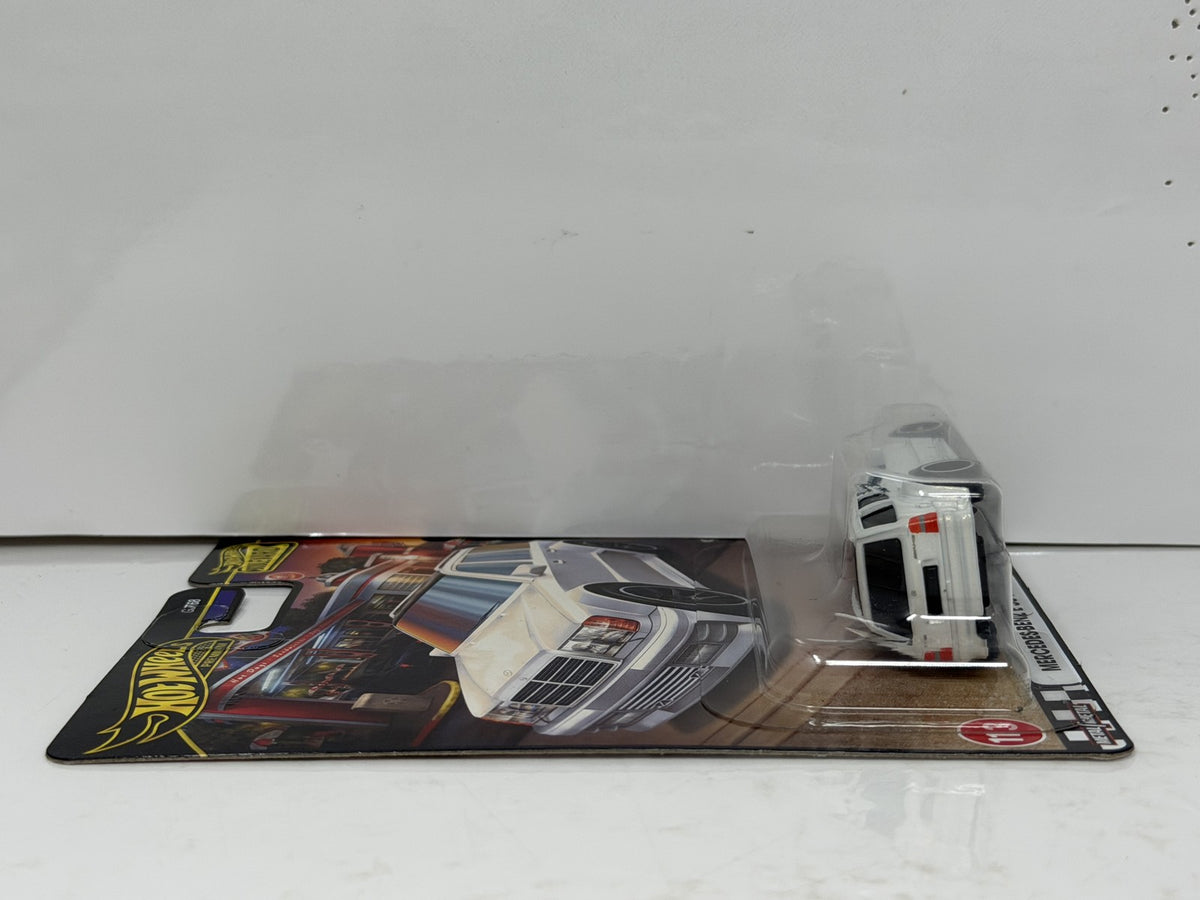 Hot Wheels Premium Boulevard #113 Mercedes-Benz E 36 AMG 1:64 Diecast