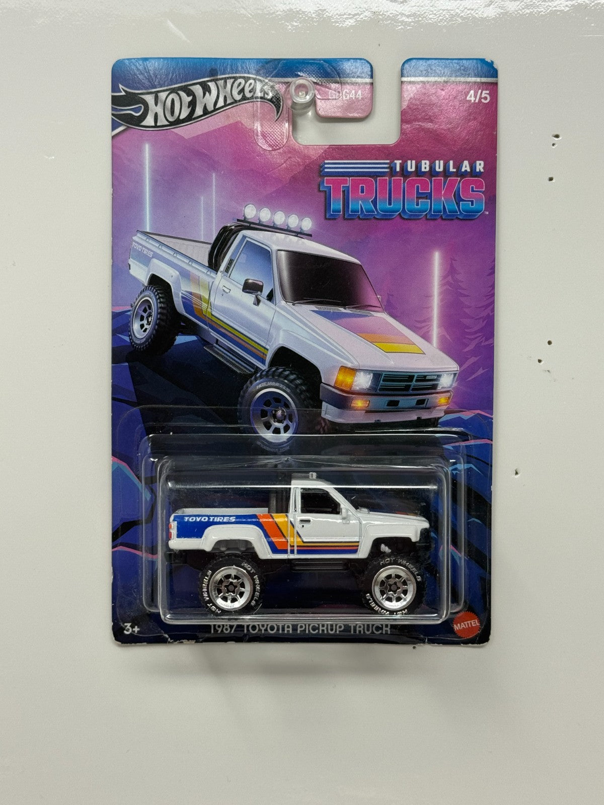 Hot Wheels Tubular Trucks 1987 Toyota Pickup Truck 1:64 Diecast