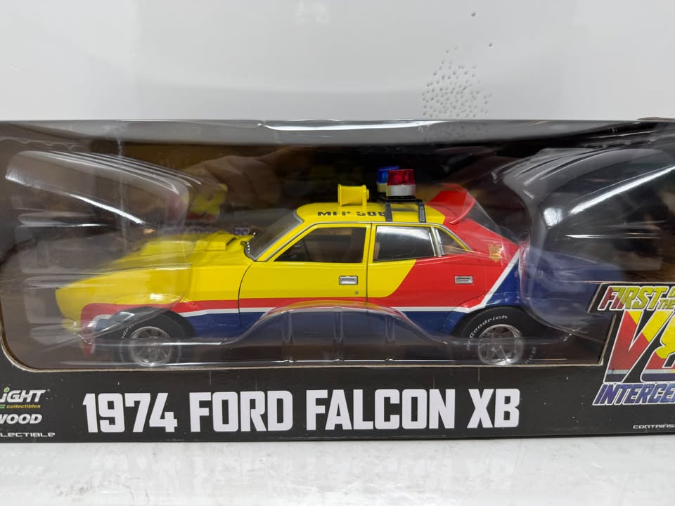 Greenlight Hollywood Rides 1974 Ford Falcon XB First of the V8 Interceptors 1:18 Diecast