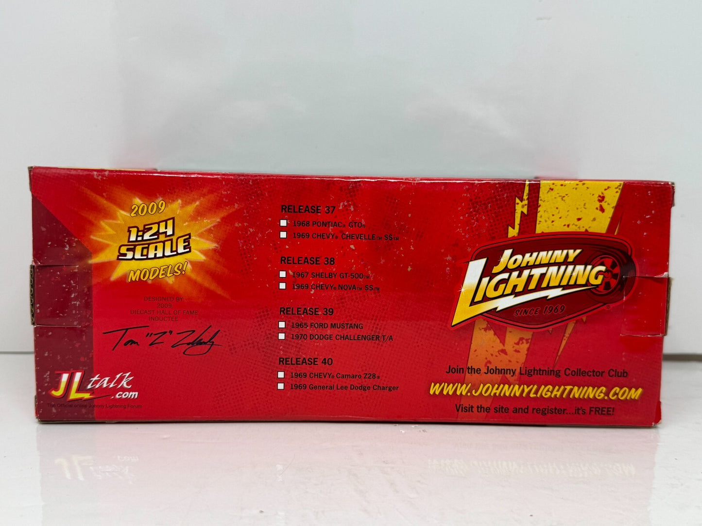 Johnny Lightning 1969 Chevy Camaro Z28 Musclecars Limited Edition 1:24 Diecast