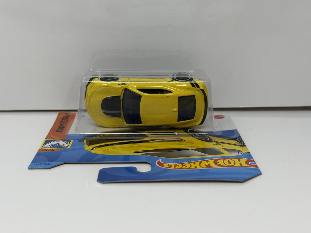 Hot Wheels Muscle Mania 2017 Chevrolet Camaro ZL1 1:64 Diecast Yellow Short Card