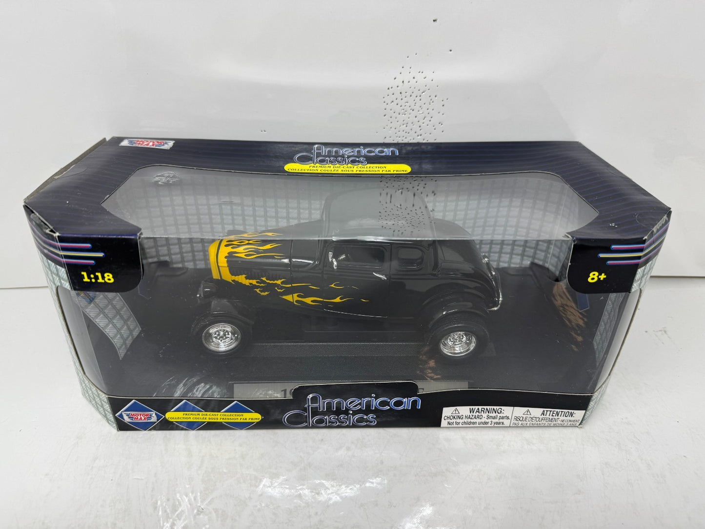 Motormax 1932 Ford Coupe Hot Rod Black w/ Flames 1:18 Diecast Car