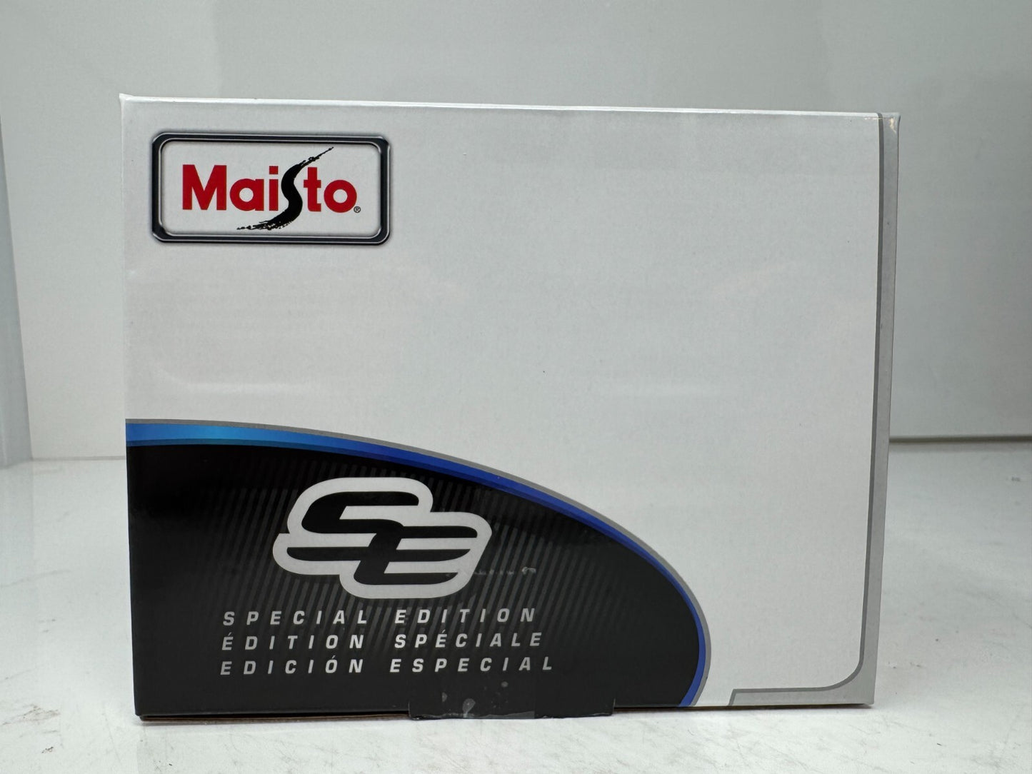 Maisto Pontiac Firebird Trans Am Special Edition 1:18 Diecast