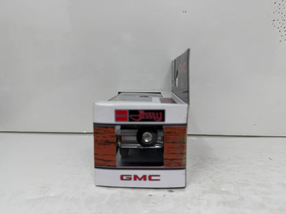 M2 Machines 1973 GMC Jimmy Sierra 4x4 1:64 Diecast