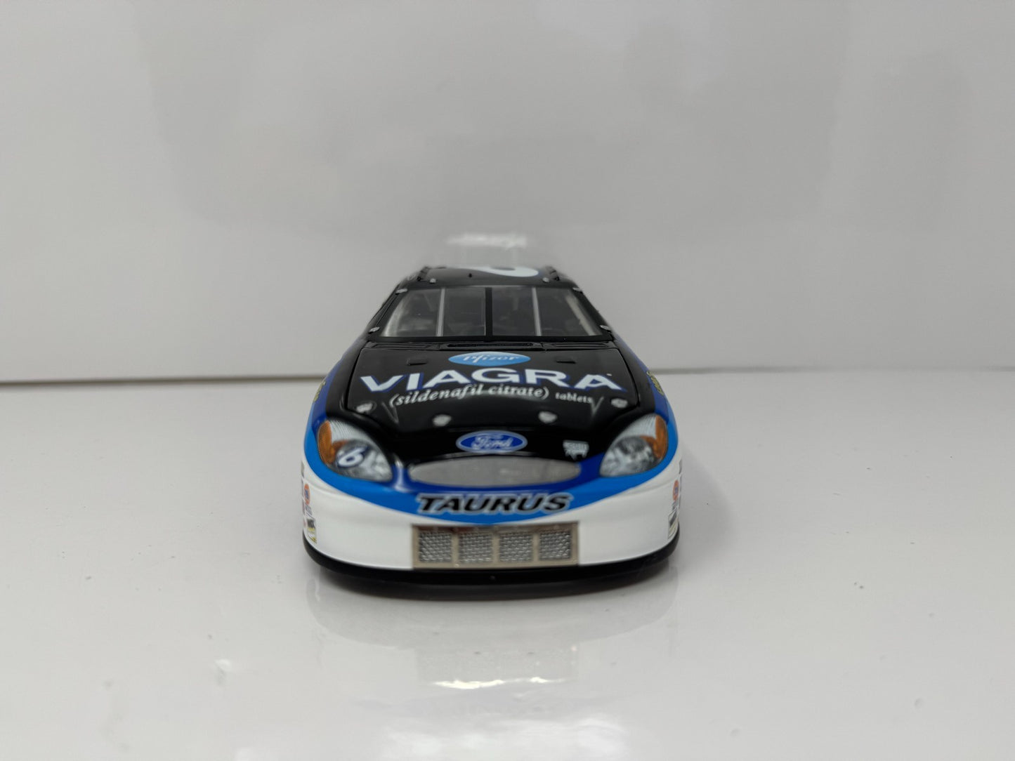 Team Caliber NASCAR Mark Martin #6 Viagra 2002 Ford Taurus 1:24 Diecast