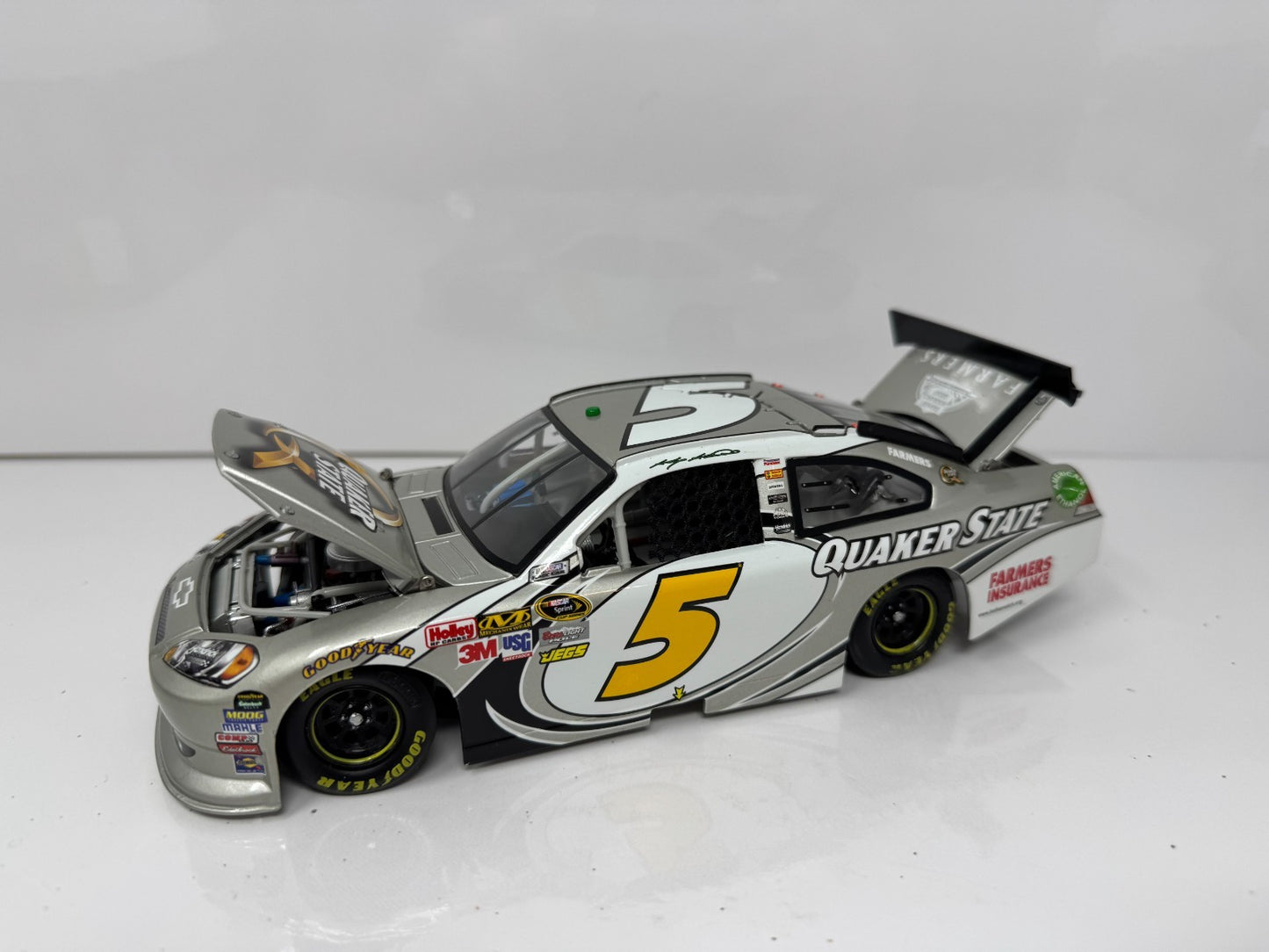 Lionel NASCAR Kasey Kahne #5 Quaker State Frost 2012 Chevy Impala 1:24 Diecast