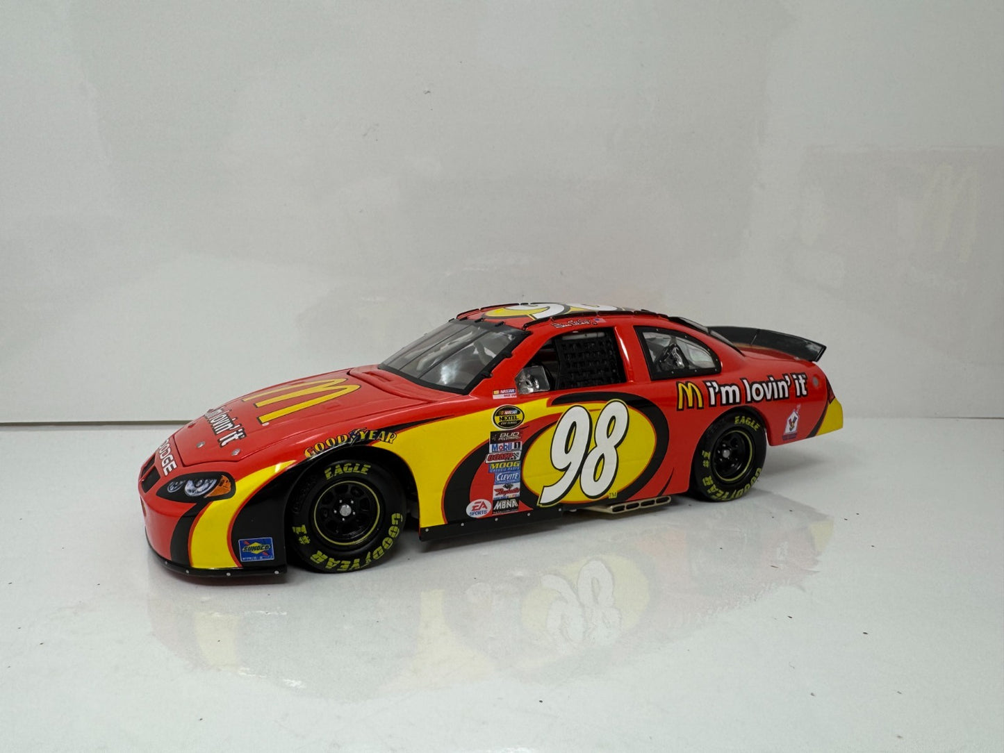 Action NASCAR Bill Elliott #98 McDonald's 2004 Dodge Intrepid 1:24 Diecast