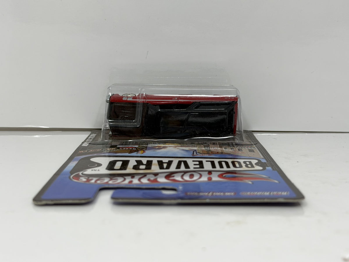 Hot Wheels Boulevard Pontiac GTO Wagon 1:64 Diecast Real Riders