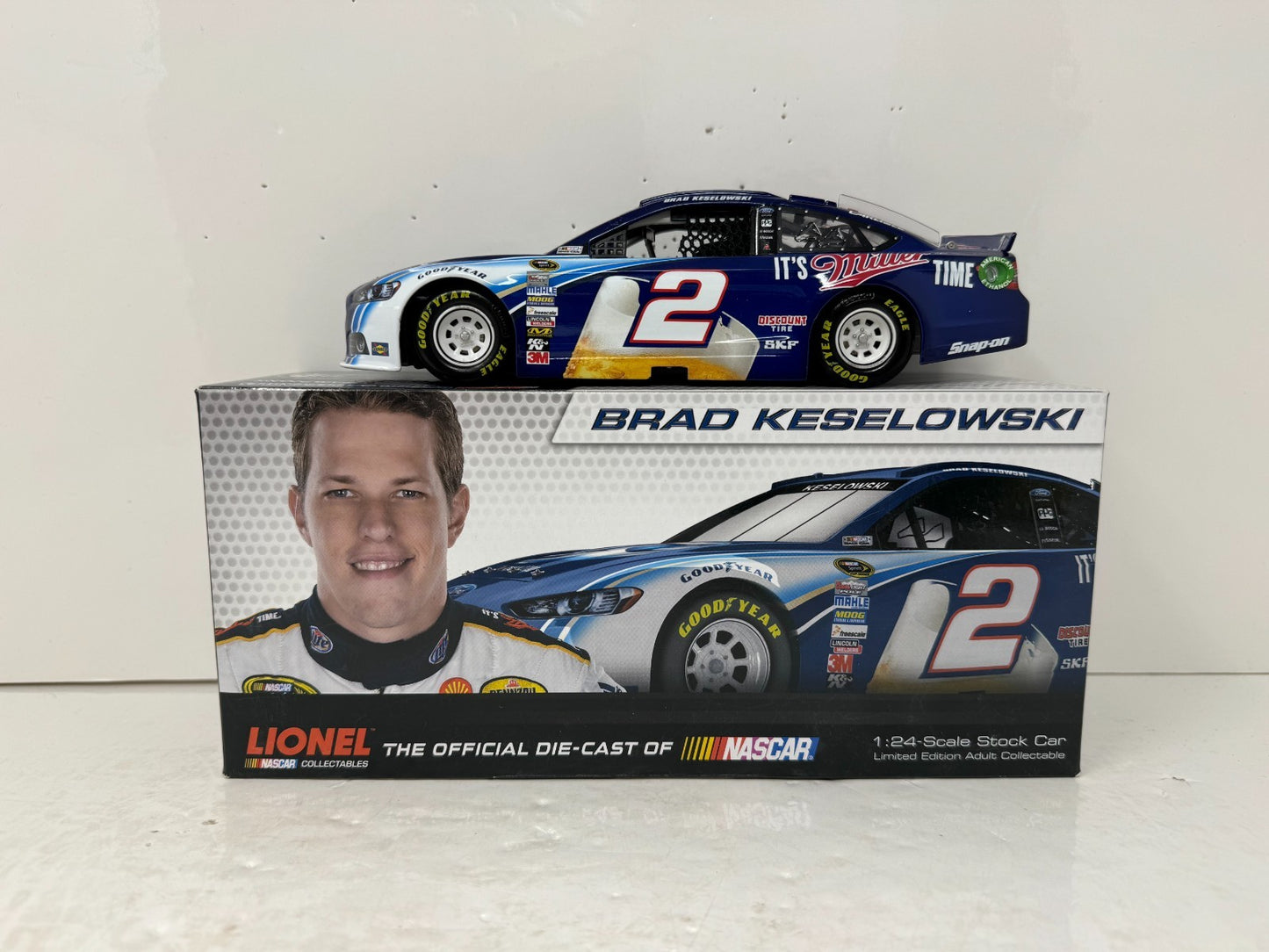 Lionel NASCAR #2 Brad Keselowski Miller Lite Luke Bryan Fusion 1:24 Diecast