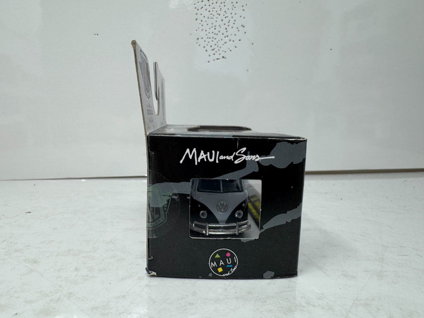 M2 Machines Maui & Sons 1959 Volkswagen Double Cab Truck USA Model 1:64 Diecast