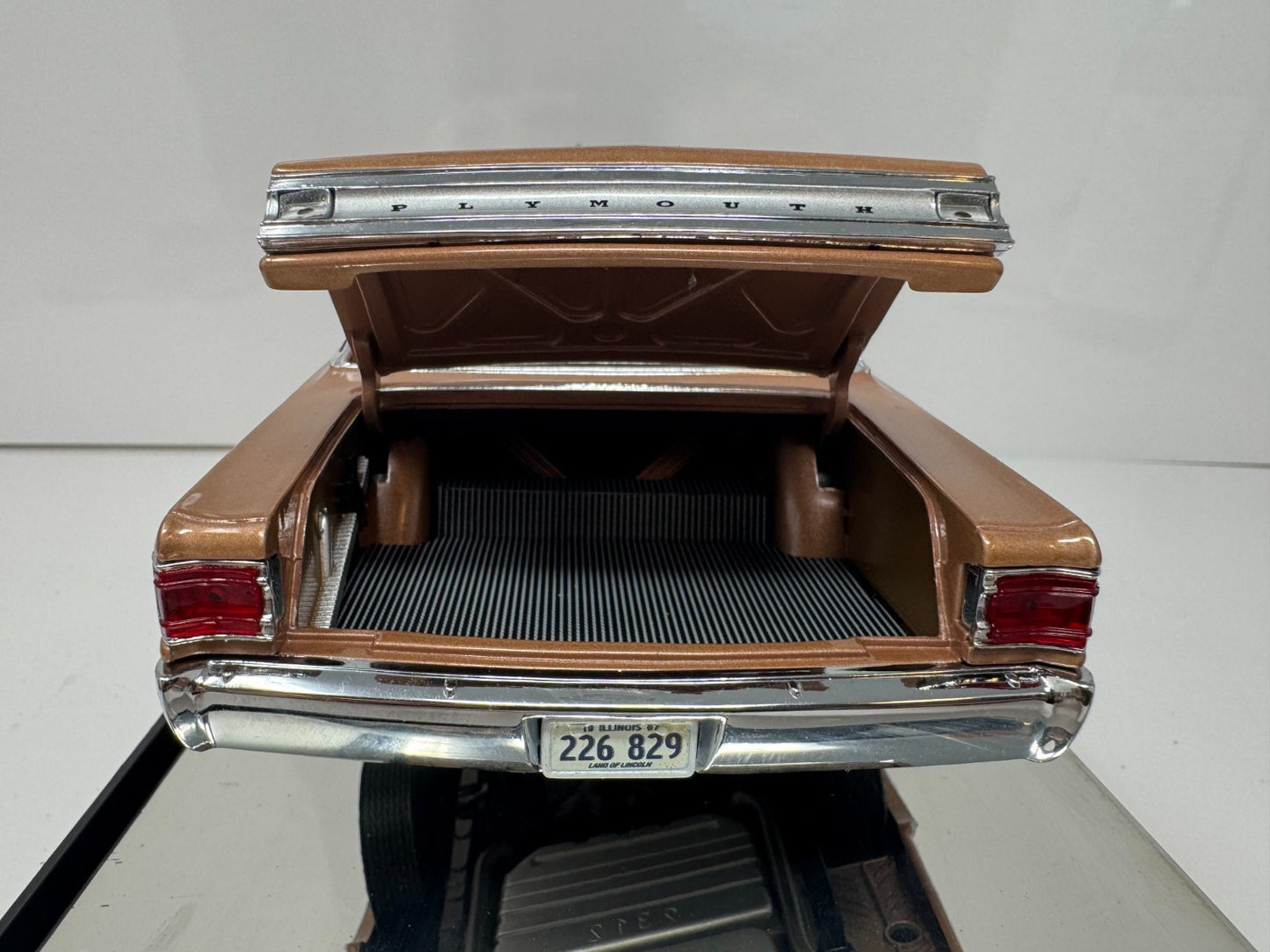 Highway 61 Collectibles 1967 Plymouth Belvedere II 1:18 Diecast