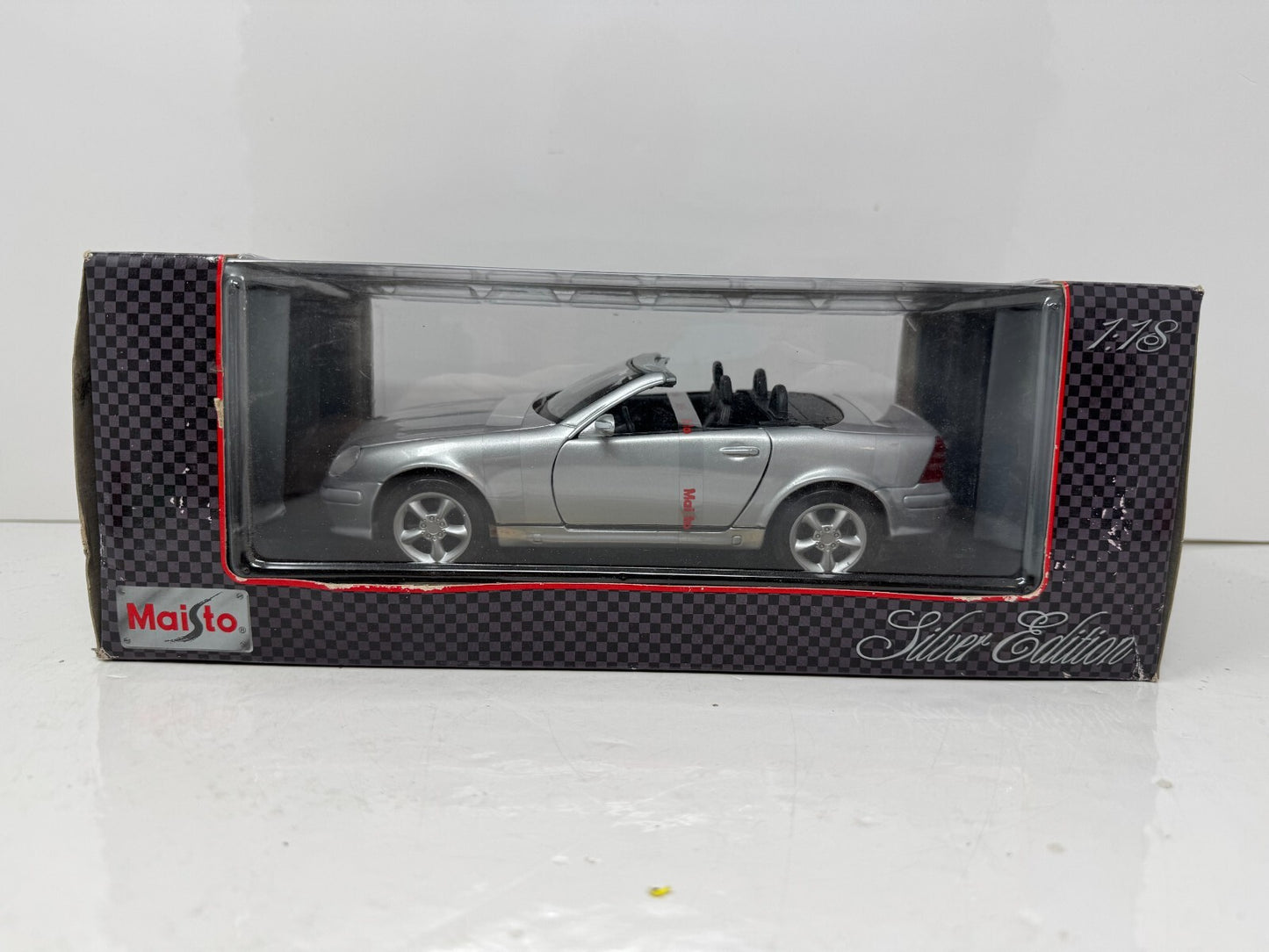 Maisto Mercedes-Benz SLK Silver Series 1:18 Diecast