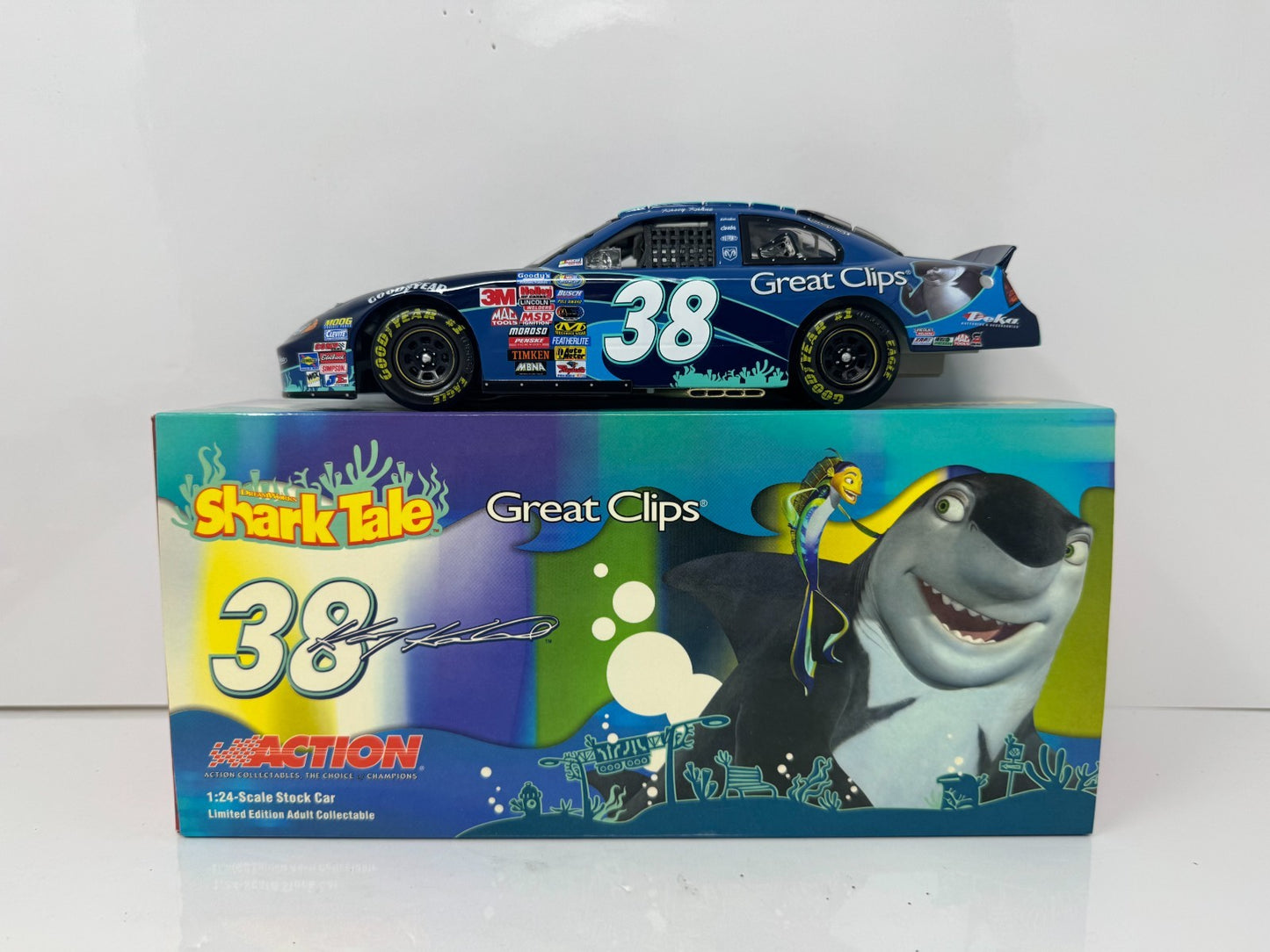 Action NASCAR Kasey Kahne #38 Great Clips Shark Tale Dodge Intrepid 1:24 Diecast