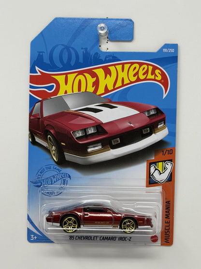 Hot Wheels Muscle Mania 1985 Chevrolet Camaro IROC-Z 1:64 Diecast Red
