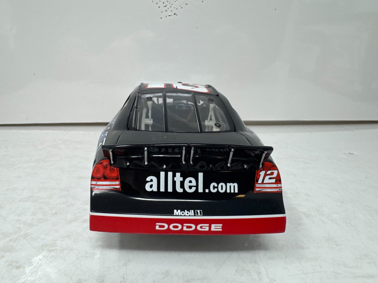 Motorsports Authentics #12 Ryan Newman Mobil 1 2007 Charger 1:24 Diecast