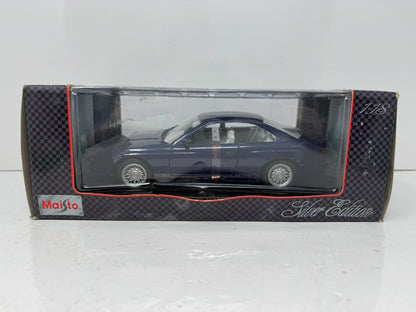Maisto 1990 BMW 850i Silver Series 1:18 Diecast