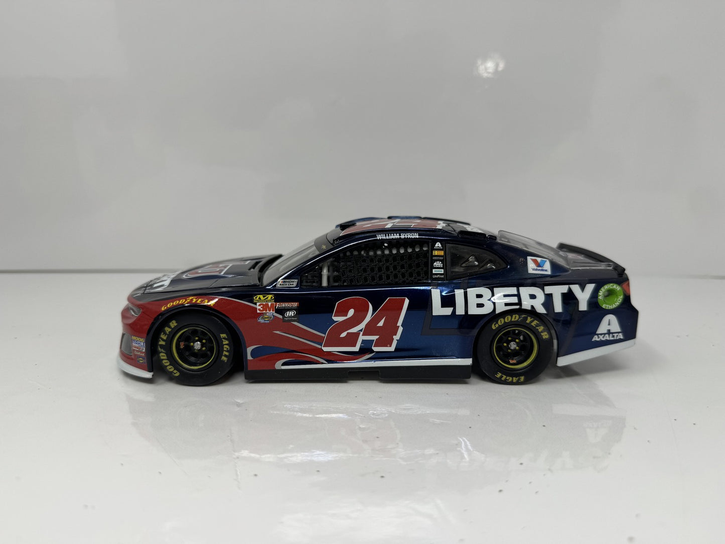 Lionel NASCAR William Byron #24 Liberty University Camaro Chrome 1:24 Diecast