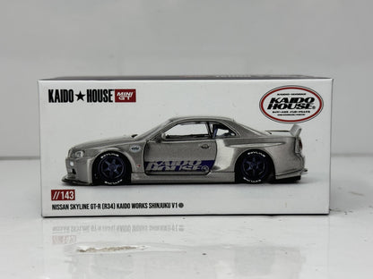 Kaido House Mini GT Nissan Skyline GT-R (R34) Kaido Works Shinjuku 1:64 Diecast