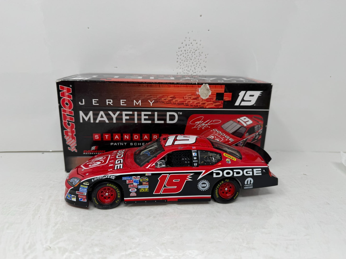 Action Nascar #19 Jeremy Mayfield Dodge Dealers 2006 Dodge Charger 1:24 Diecast