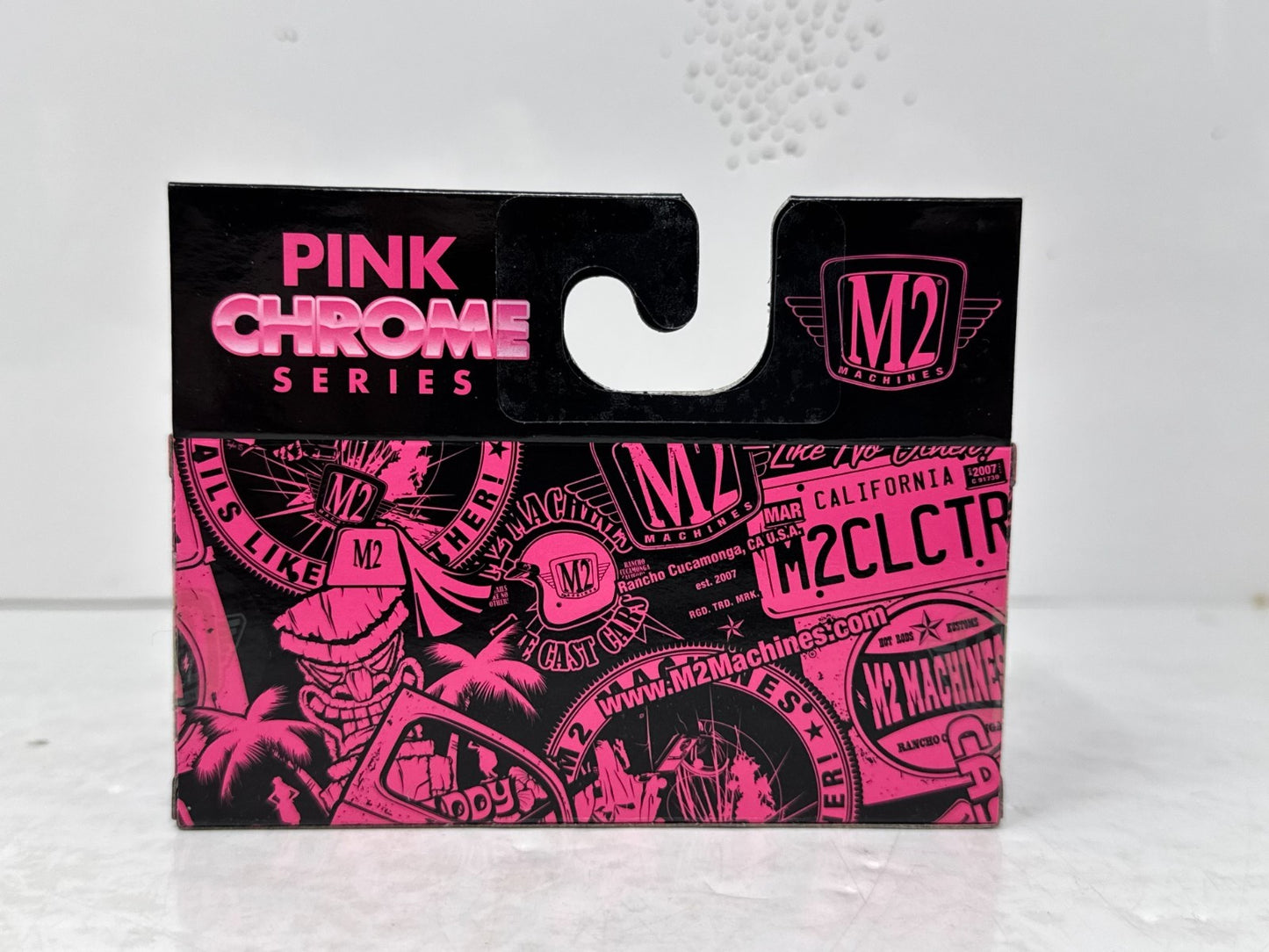 M2 Machines Pink Chrome Series 1970 Nissan Fairlady Z432 1:64 Diecast