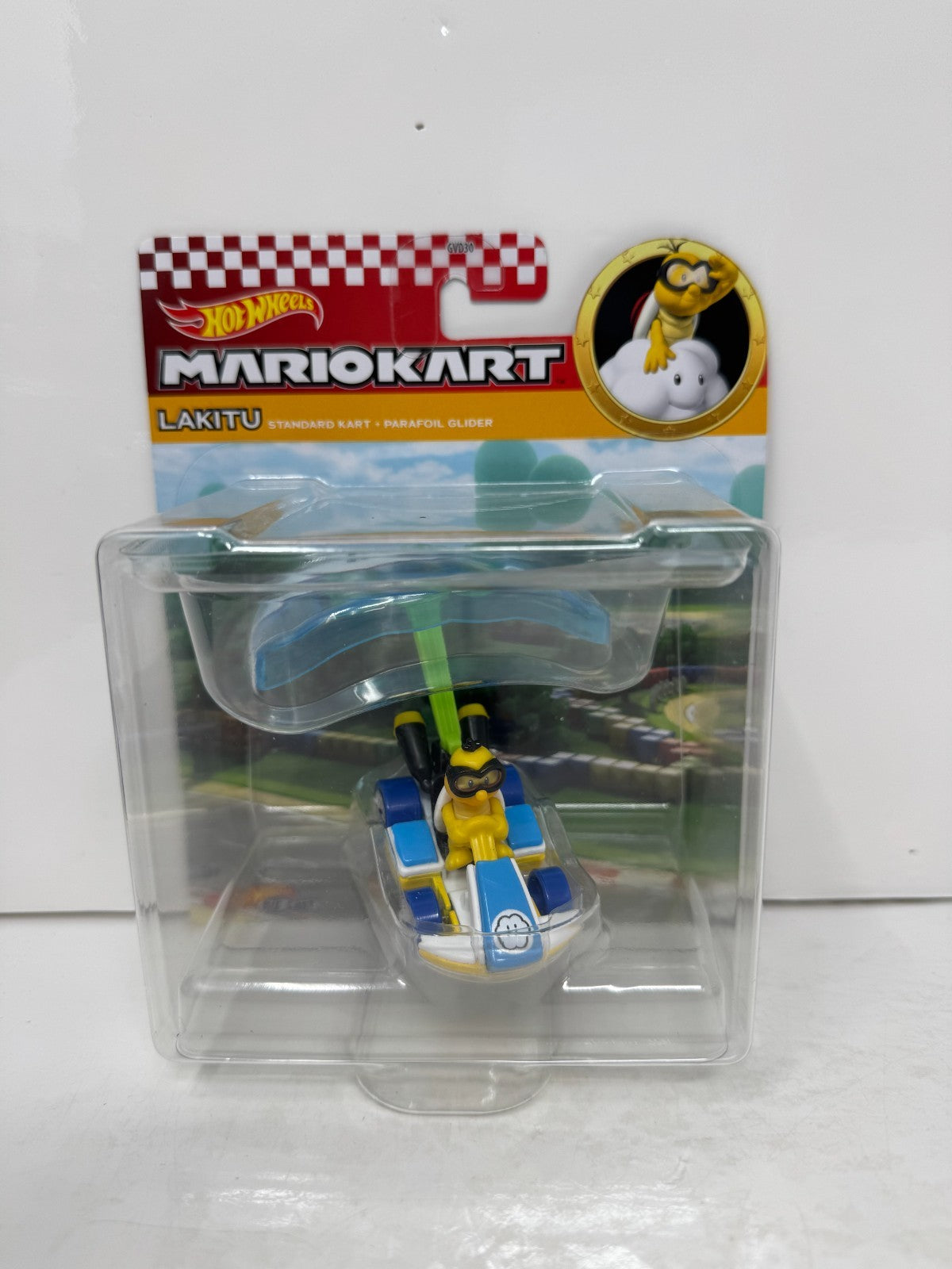 Hot Wheels Mario Kart Lakitu Standard Kart + Parafoil Glider 1:64 Diecast