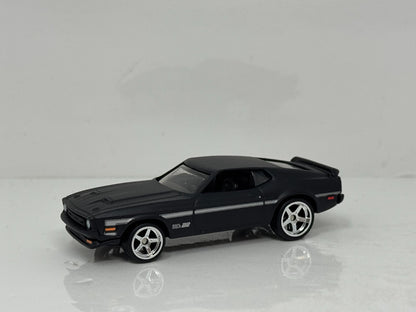 Hot Wheels Premium Boulevard 1971 Mustang Mach 1 & Black Hole Hauler 164 Diecast