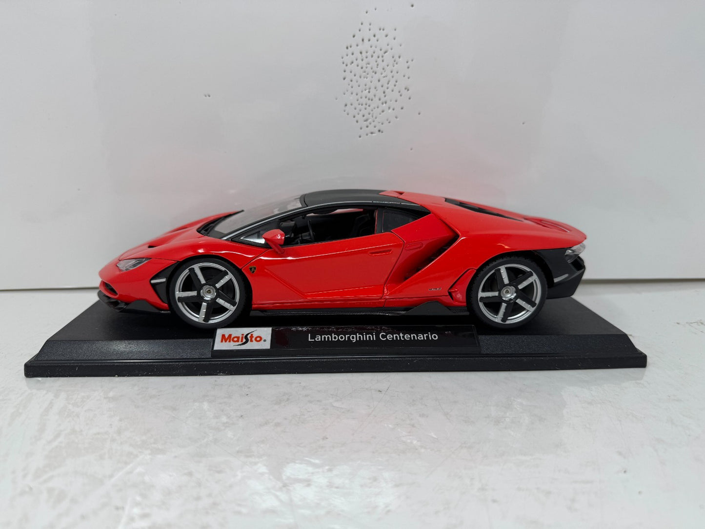 Maisto Lamborghini Centenario 1:18 Diecast Special Edition