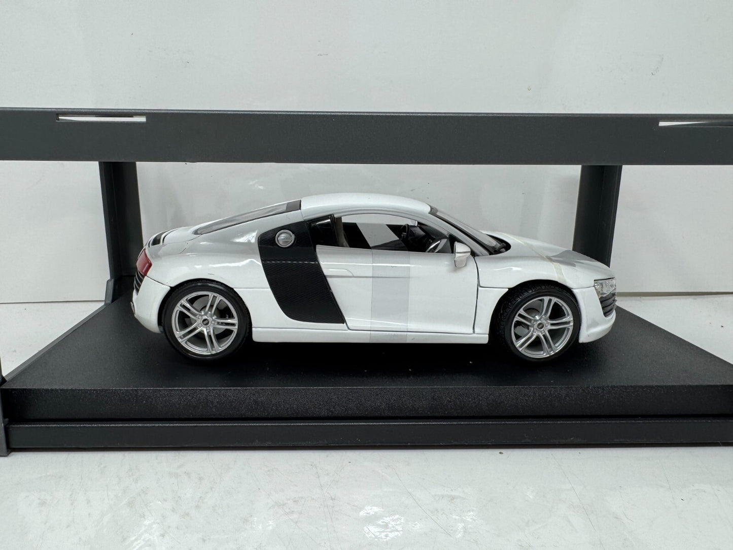 Maisto Audi R8 Premiere Edition 1:18 Diecast