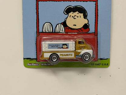 Hot Wheels Peanuts Psychiatric Help 1951 GMC C.O.E. 1:64 Diecast Real Riders