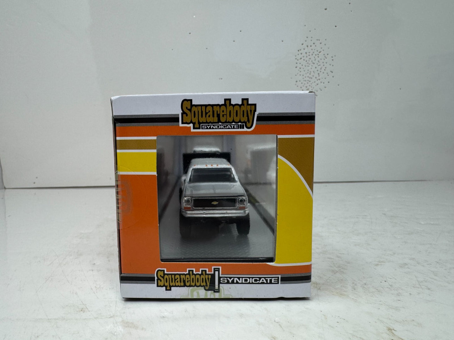 M2 Machines Squarebody Syndicate 1974 Chevy Silverado C30 & G10 Van 1:64 Diecast