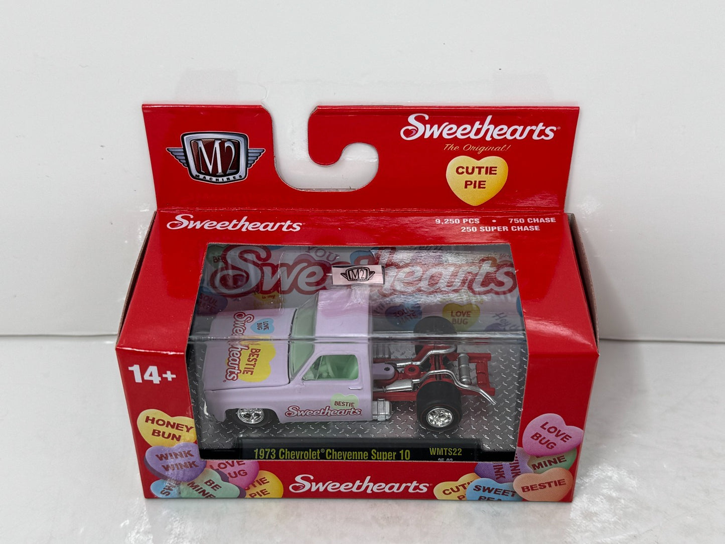 M2 Machines Sweethearts 1973 Chevrolet Cheyenne Super 10 1:64 Diecast