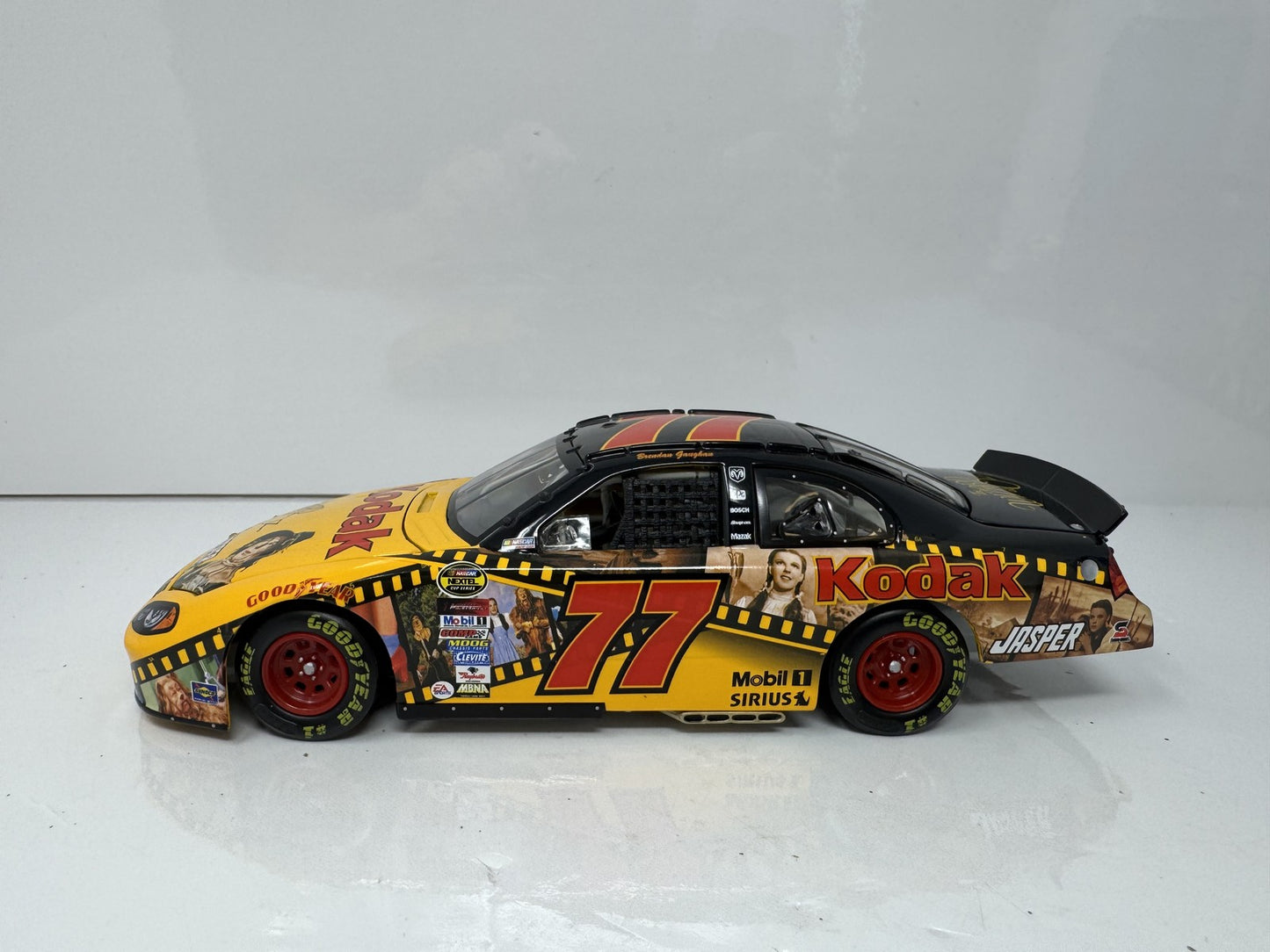 Action Nascar Brendan Gaughan #77 Kodak The Wizard of Oz 2004 Dodge 1:24 Diecast