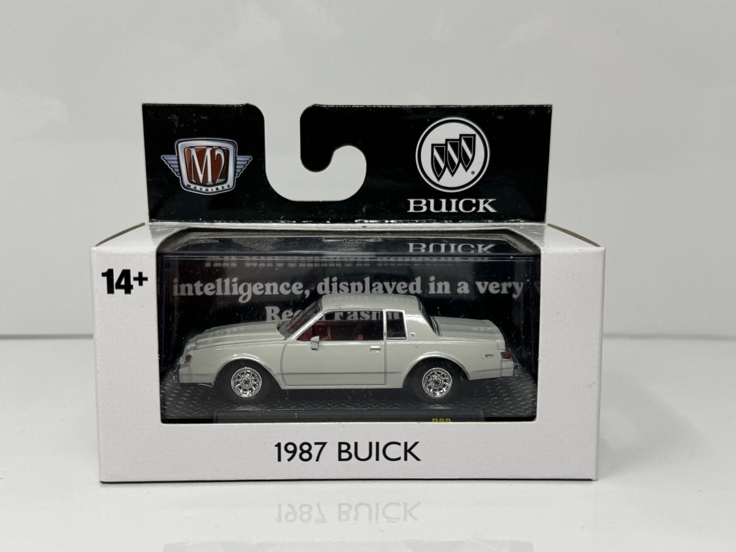 M2 Machines Buick 1987 Buick Regal Limited 1:64 Diecast White
